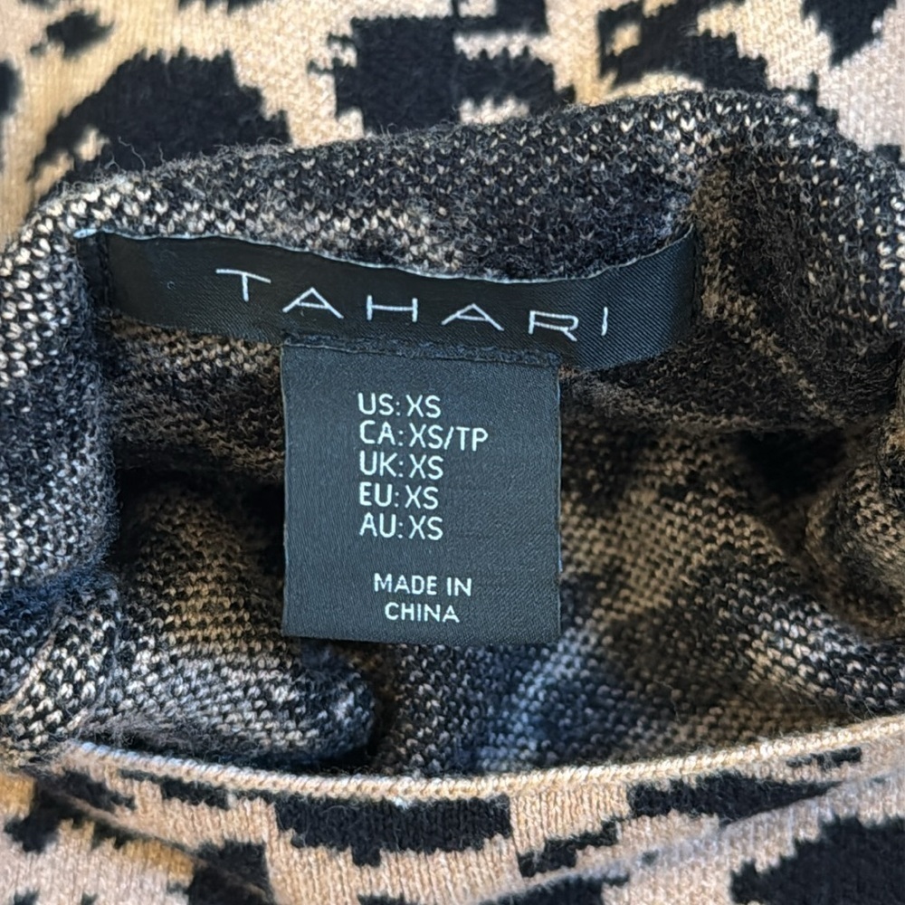 Tahari Tan Black Animal Print Long Sleeve Sweater Top Womens Size XS - Picture 6 of 7